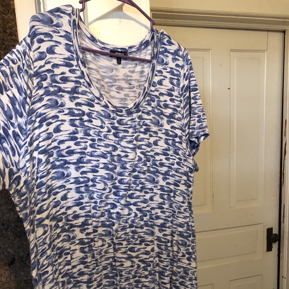 Super cute blue and white top!!